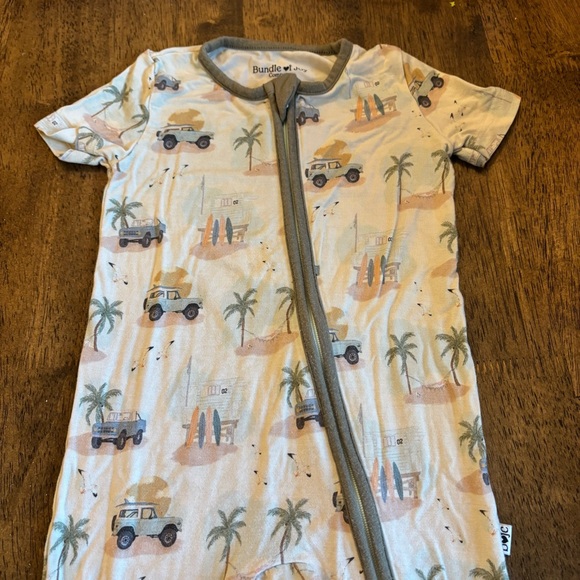 Bundle of Joy Company viscose/bamboo/spandex zippy and shortie size 6-12 months - Picture 7 of 11